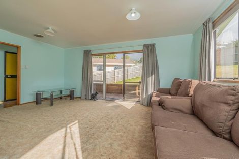 Photo of property in 46 Chislehurst Street, Henderson, Auckland, 0612