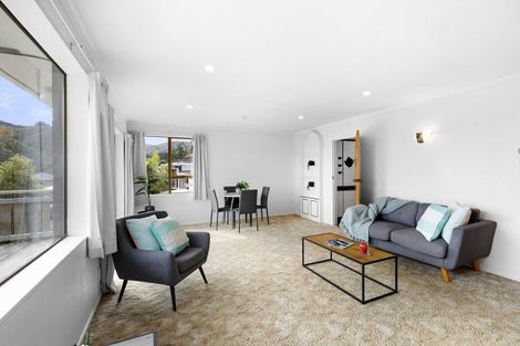 Photo of property in 1/21 Roband Crescent, Brown Owl, Upper Hutt, 5018
