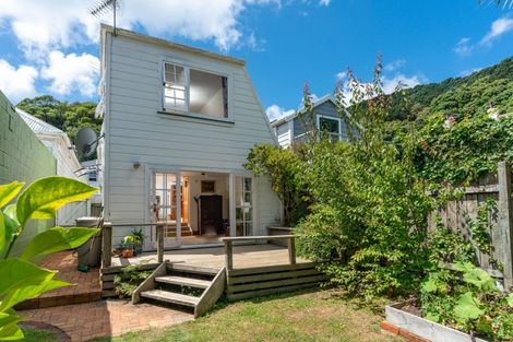 Photo of property in 124 Elizabeth Street, Mount Victoria, Wellington, 6011