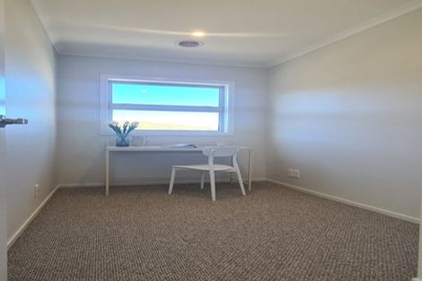 Photo of property in 47 Stockport Grove, Churton Park, Wellington, 6037