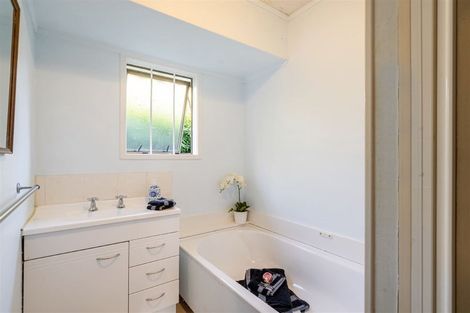 Photo of property in 2/30 Bentley Avenue, Glenfield, Auckland, 0629