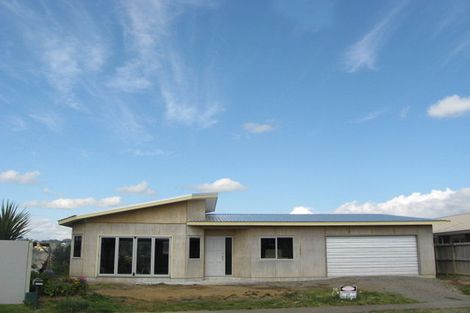 Photo of property in 14 Horizon Heights, Whalers Gate, New Plymouth, 4310