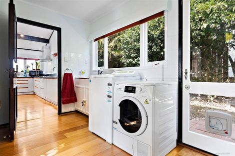 Photo of property in 108 Kowhai Road, Campbells Bay, Auckland, 0630