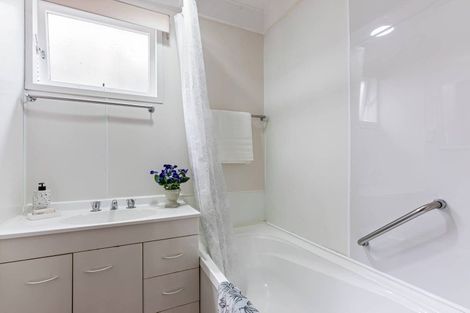 Photo of property in 3/20 Selwyn Road, Cockle Bay, Auckland, 2014