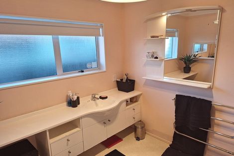 Photo of property in 148 Tukapa Street, Westown, New Plymouth, 4310