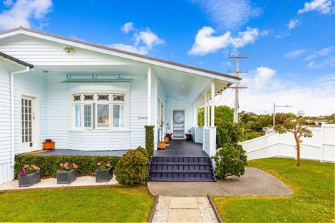 Photo of property in 1/2 Merwood Lane, Devonport, Auckland, 0624