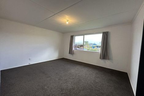 Photo of property in 2 Wyoming Grove, Totara Park, Upper Hutt, 5018