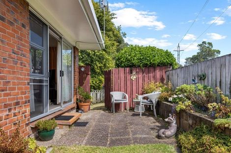 Photo of property in 1/15 Battle Place, Glenfield, Auckland, 0629