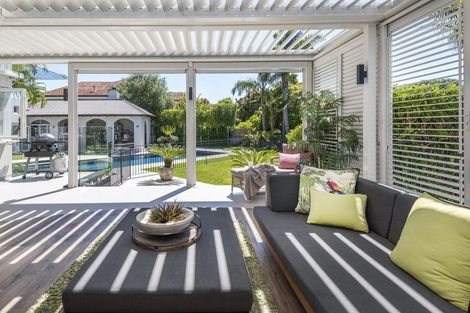 Photo of property in 42 Manor Park, Sunnyhills, Auckland, 2010