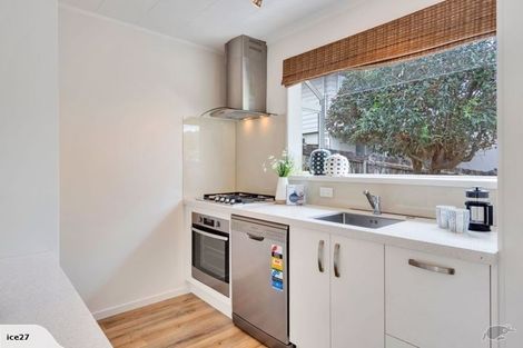 Photo of property in 12 Topliss Drive, Northcross, Auckland, 0632