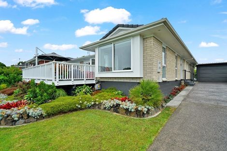 Photo of property in 93 Kiwi Esplanade, Mangere Bridge, Auckland, 2022