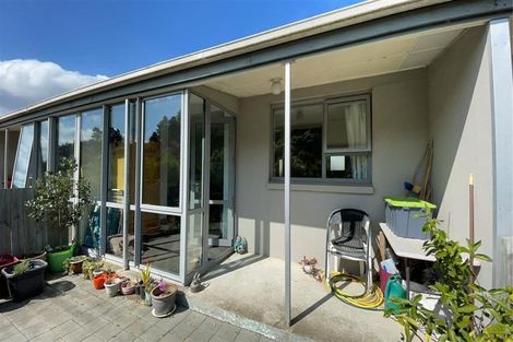 Photo of property in 2/1 Angle Street, Picton, 7220