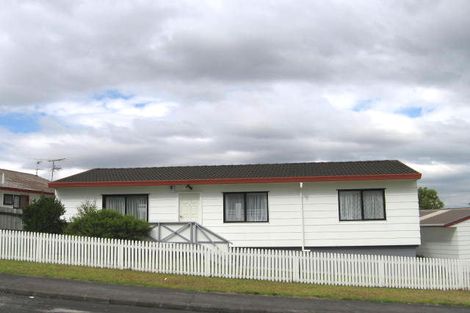 Photo of property in 5 Madigan Place, Glendene, Auckland, 0602