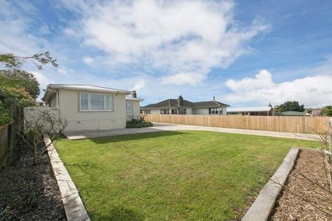 Photo of property in 17 Putini Road, Mangere Bridge, Auckland, 2022