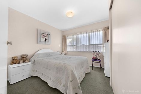 Photo of property in 6 Mahon Place, Papatoetoe, Auckland, 2025