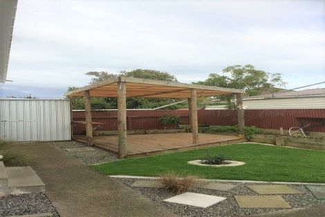 Photo of property in 40 Karaka Crescent, Levin, 5510