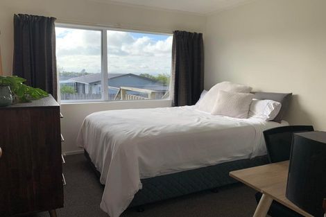 Photo of property in 6 Hanson Place, West Harbour, Auckland, 0618