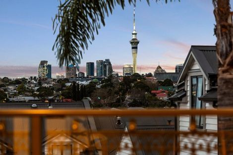 Photo of property in 2/386 Richmond Road, Grey Lynn, Auckland, 1021