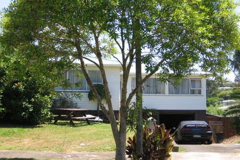 Photo of property in 12 Jamaica Place, Blockhouse Bay, Auckland, 0600