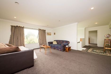 Photo of property in 350 Aokautere Drive, Aokautere, Palmerston North, 4471