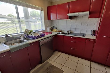 Photo of property in 1 Gortin Close, East Tamaki, Auckland, 2013