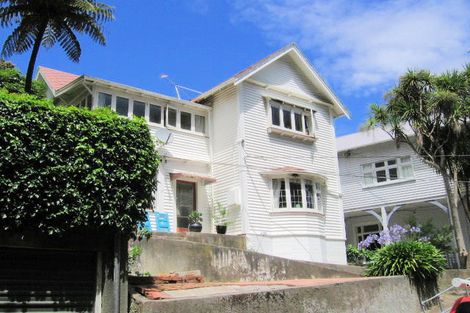 Photo of property in 17 Lower North Terrace, Kelburn, Wellington, 6012