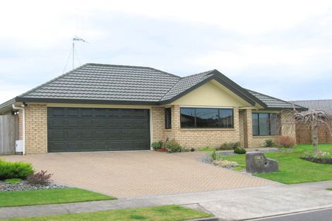 Photo of property in 8 Mangakoea Place, St Andrews, Hamilton, 3200