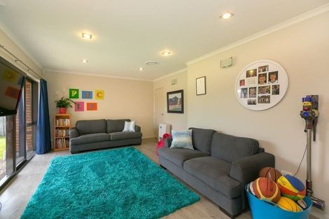 Photo of property in 5d James Drive, Bell Block, New Plymouth, 4312