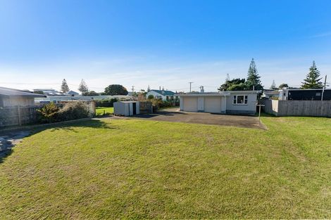 Photo of property in 5 Toi Street, Otaki Beach, Otaki, 5512