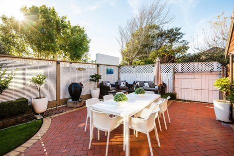 Photo of property in 19 Hinau Street, Woburn, Lower Hutt, 5010