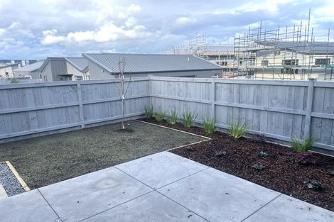 Photo of property in 32 Port Way, Rosehill, Papakura, 2113