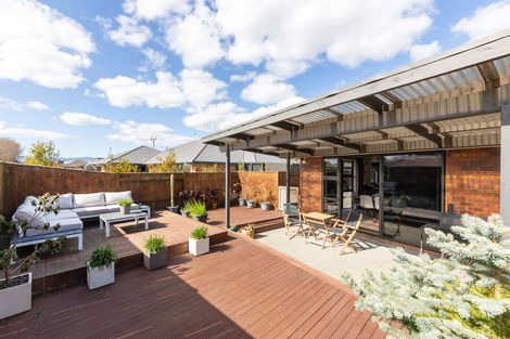 Photo of property in 7 Medallion Court, Kelvin Grove, Palmerston North, 4414