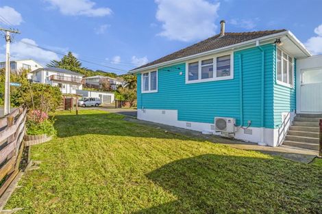 Photo of property in 2 Ngahue Crescent, Elsdon, Porirua, 5022