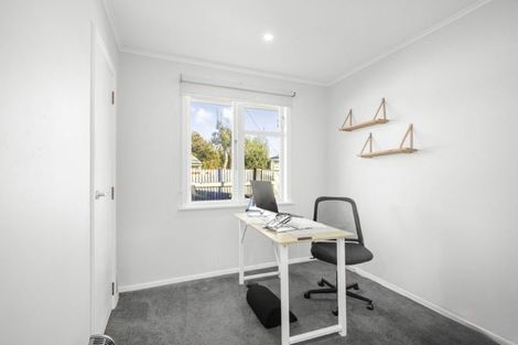 Photo of property in 12 Whangakoko Grove, Birchville, Upper Hutt, 5018