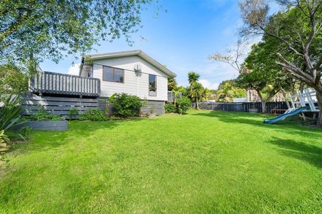 Photo of property in 1/26 Waiora Road, Stanmore Bay, Whangaparaoa, 0932