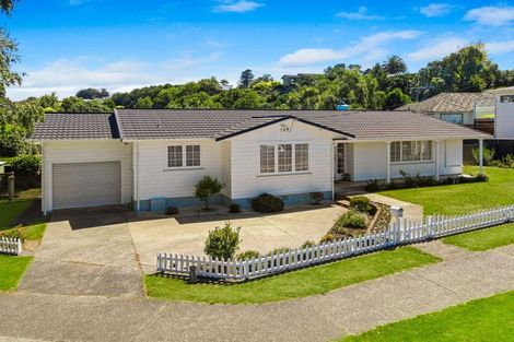 Photo of property in 73 Parkes Avenue, Saint Johns Hill, Whanganui, 4501