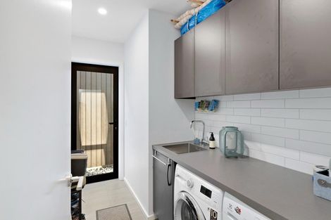 Photo of property in 2 Kotuku Lane, Hobsonville, Auckland, 0616