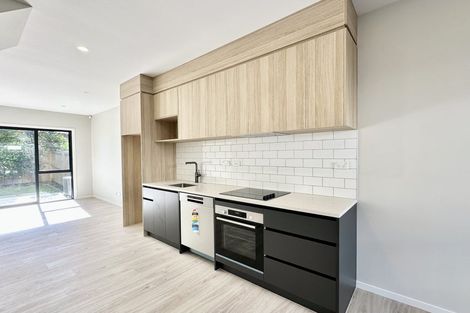 Photo of property in 5/644 Te Atatu Road, Te Atatu Peninsula, Auckland, 0610