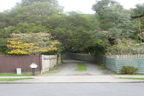 Photo of property in 4 Pohue Grove, Stokes Valley, Lower Hutt, 5019