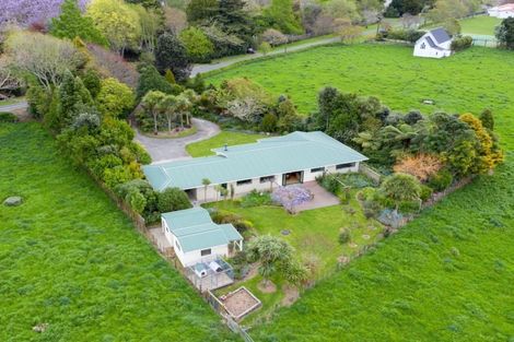 Photo of property in 33 Mokena Kohere Street, Manakau, Levin, 5573