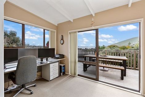 Photo of property in 1 Surf Road, Stanmore Bay, Whangaparaoa, 0932