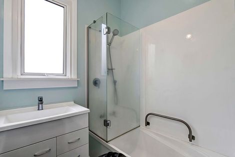 Photo of property in 7 Tarahua Road, Vogeltown, New Plymouth, 4310