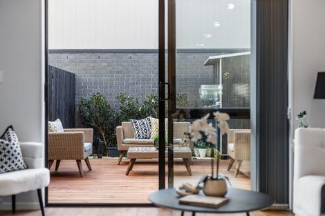 Photo of property in 2/119 Bruce Mclaren Road, Henderson, Auckland, 0612