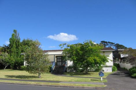 Photo of property in 26 Bronzewing Terrace, Unsworth Heights, Auckland, 0632