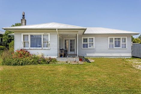 Photo of property in 85 De Lautour Road, Inner Kaiti, Gisborne, 4010