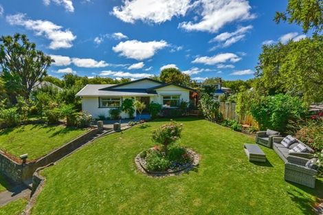 Photo of property in 43 Waimea Terrace, Beckenham, Christchurch, 8023