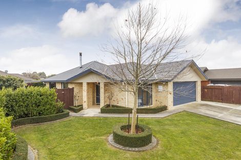 Photo of property in 25 Boston Parade, Kelvin Grove, Palmerston North, 4414