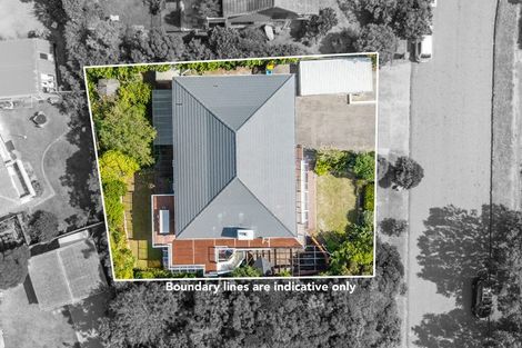 Photo of property in 8 Ara Kuaka, Waikanae Beach, Waikanae, 5036