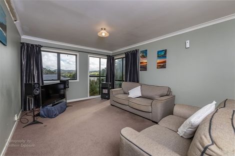 Photo of property in 99 Yorke Road, Haruru, 0204