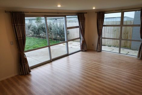 Photo of property in 10 Puweto Avenue, Takanini, 2112